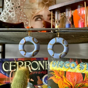 Boucles d’oreilles Créoles Pop Mauve et paillettes Vintage 1990