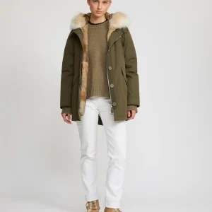 Parka courte tissu technique, fourrure de coyote et de lapin