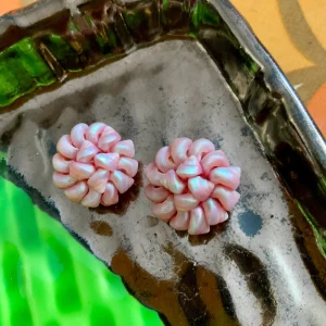 Boucles d oreilles très anciennes faites main coquillages roses Vintage