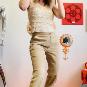 Pantalon Daim beige et Fleurs brodées en bas Beauté Vintage 1990