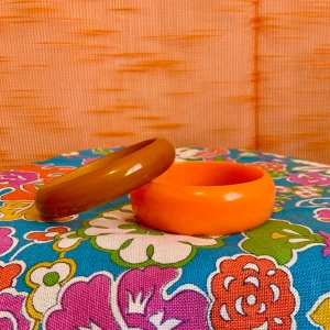 2 bracelets rigides oranges Vintage