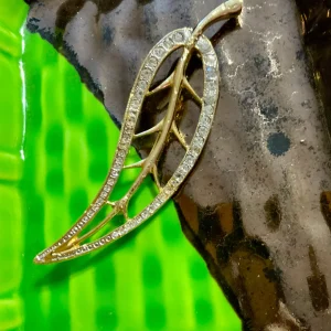 Grande broche Métal doré Feuille Strass Vintage