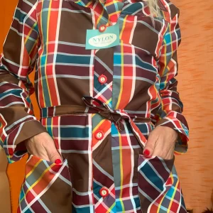 Superbe blouse nylon avec ceinture À carreau Neuve Vintage 1970