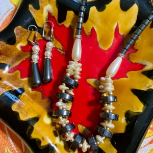 Ensemble de Bijoux Vintage fin 90’  Perles et Pierres d’Hematites