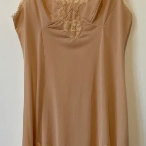 Combinaison Robe dentelle Fleurs couleur nude Vintage 1980 France