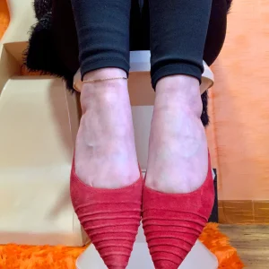 Chaussures daim rouge Paris Vintage 1990