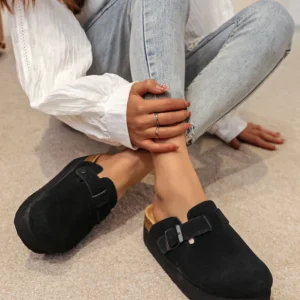 Sabots noirs cuir et suede